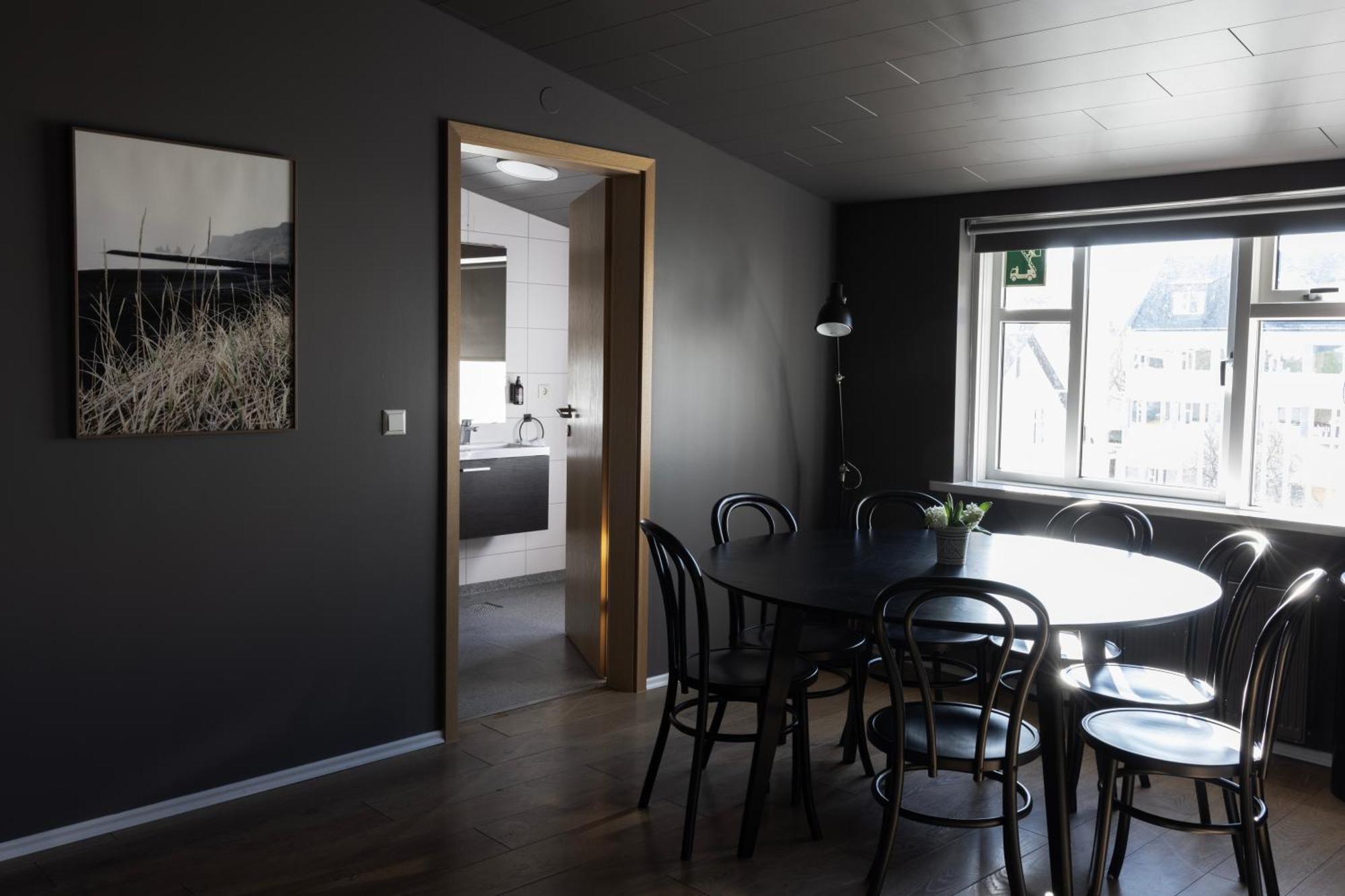 Three-Bedroom Apartment,1550307253:JPEG